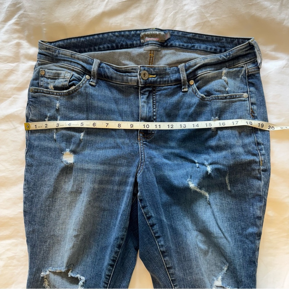 Torrid Boyfriend Straight Distressed Jeans Size 16 Short - Picture 7 of 8